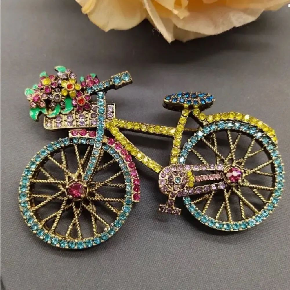 🚲 Betsey Johnson NEW multicolored sparkling crystal bicycle brooch 🚲 - Picture 1 of 4